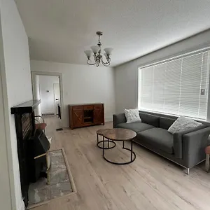 Larch House In West Vancouver